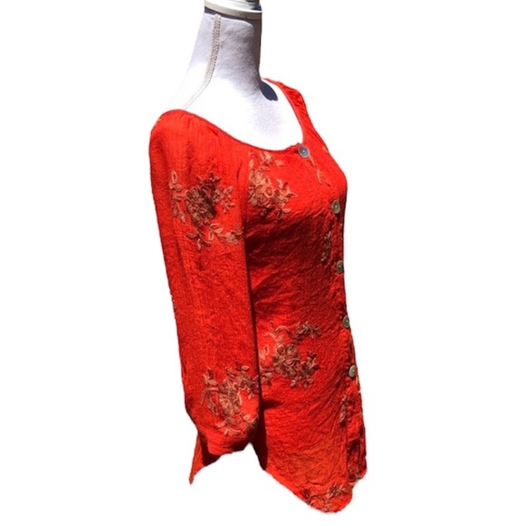 Very Pretty Ladies Boutique Blouse - Picture 4 of 7